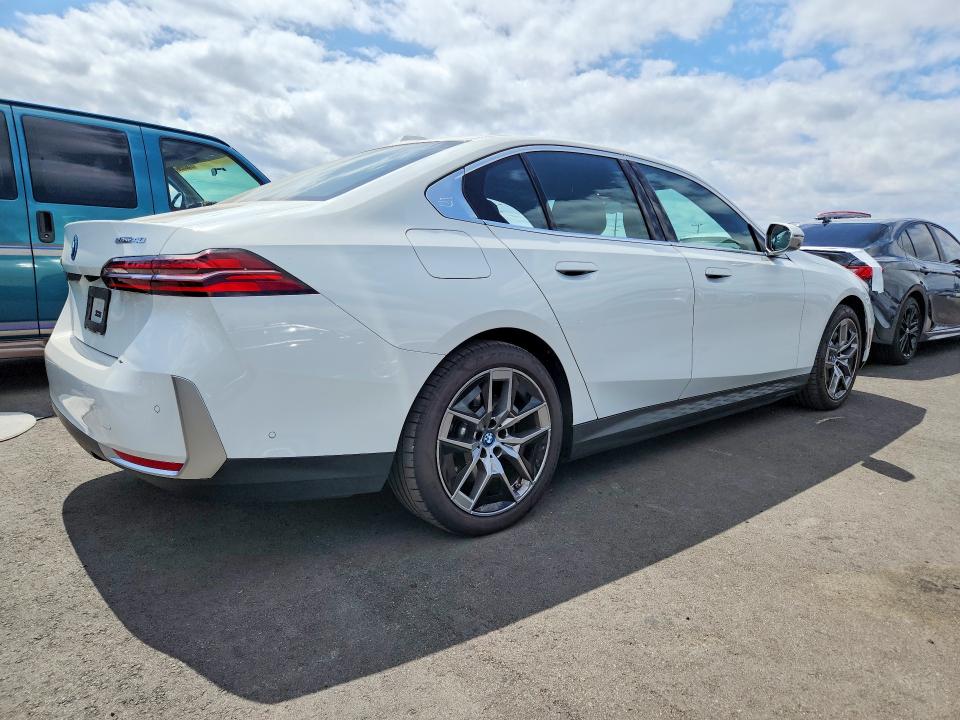 51622646 :رقم المزاد ، WBY33FK00RCR94177 vin ، 2024 Bmw I5 مزاد بيع