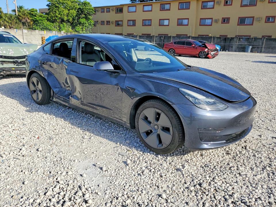49805696 :رقم المزاد ، 5YJ3E1EA5MF016451 vin ، 2021 Tesla Model 3 مزاد بيع