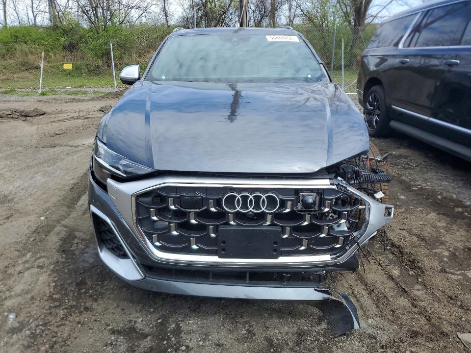 Продажа на аукционе авто 2025 Audi Sq8, vin: WA1CWBF16SD015308, номер лота: 50888456