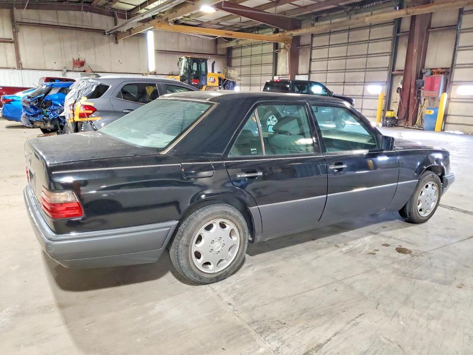 51835766 :رقم المزاد ، WDBEA32E9RC065145 vin ، 1994 Mercedes-benz E مزاد بيع