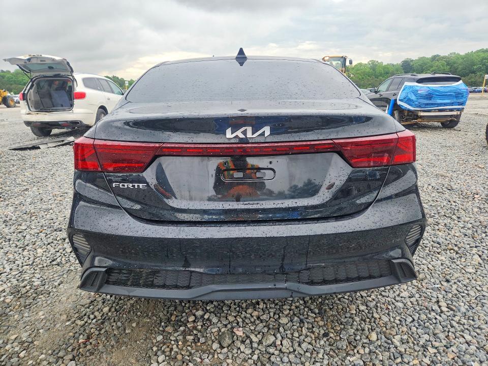 2023 Kia Forte მანქანა იყიდება აუქციონზე, vin: 3KPF24AD5PE627985, აუქციონის ნომერი: 51244246
