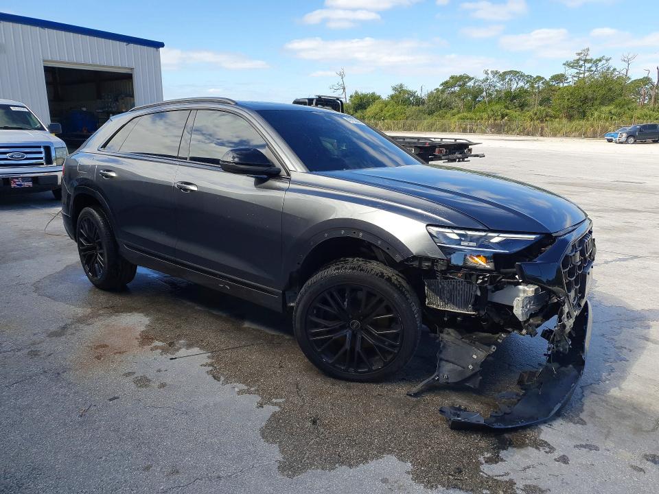 49753866 :رقم المزاد ، WA1AWBF15RD011669 vin ، 2024 Audi Sq8 مزاد بيع
