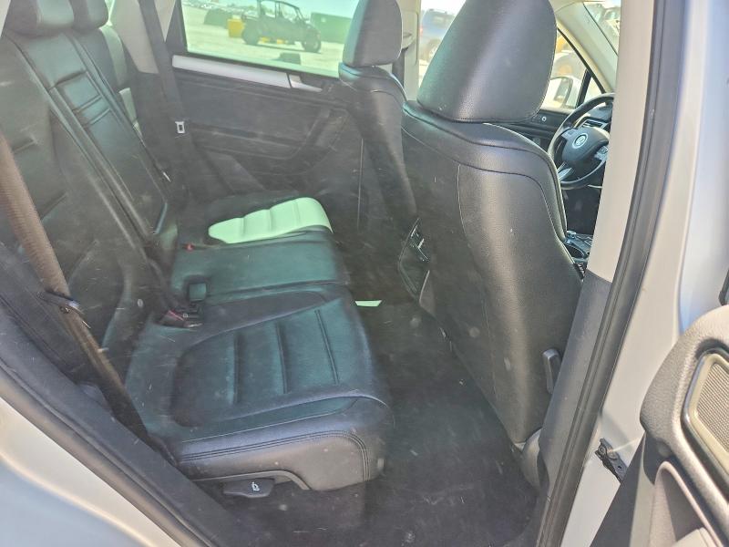 50979366 :رقم المزاد ، WVGEF9BP2DD006833 vin ، 2013 Volkswagen Touareg مزاد بيع