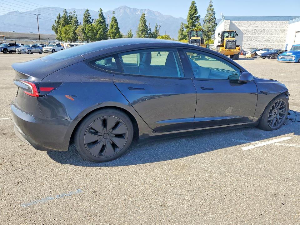 48863526 :رقم المزاد ، 5YJ3E1EA1SF043577 vin ، 2025 Tesla Model 3 مزاد بيع