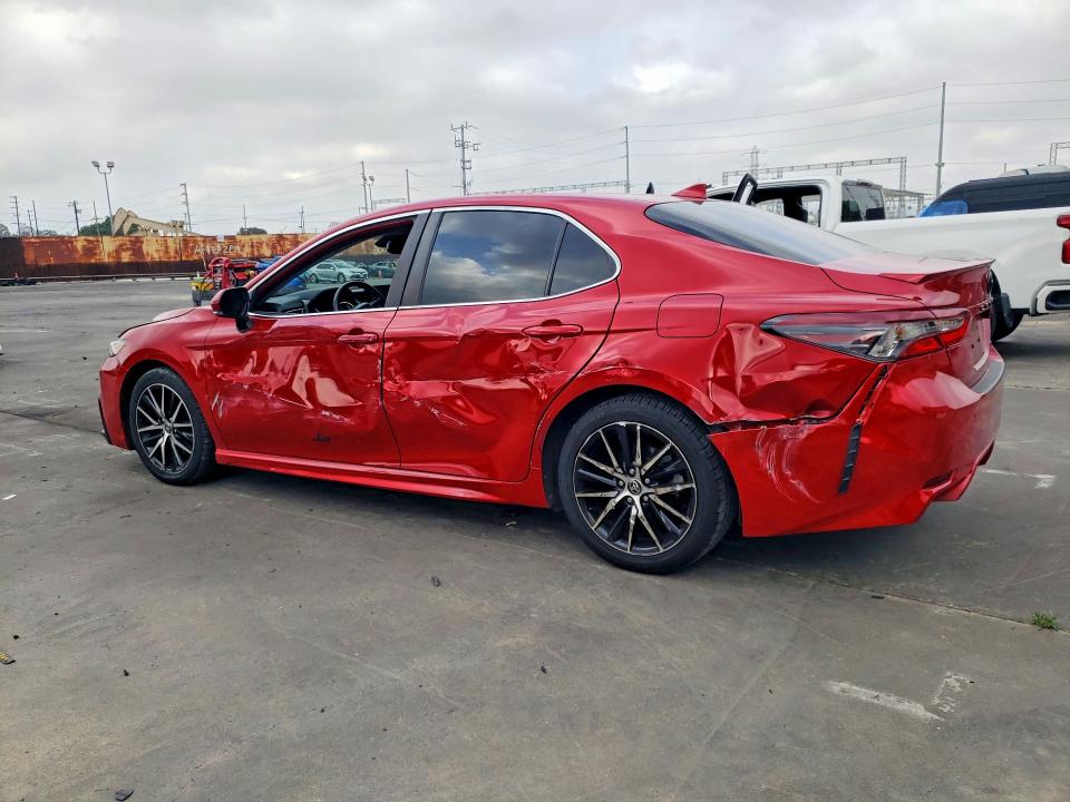 52070896 :رقم المزاد ، 4T1T11AK0NU041157 vin ، 2022 Toyota Camry مزاد بيع