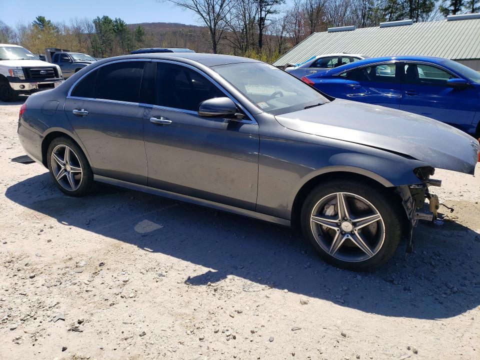 50996666 :رقم المزاد ، WDDZF4KB5HA198307 vin ، 2017 Mercedes Benz E مزاد بيع