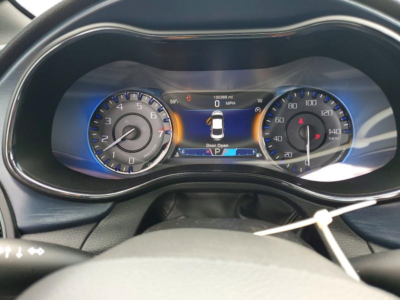 49751346 :رقم المزاد ، 1C3CCCDG1FN583319 vin ، 2015 Chrysler 200 مزاد بيع