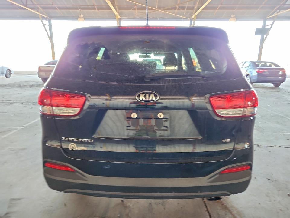 2018 Kia Sorento მანქანა იყიდება აუქციონზე, vin: 5XYPG4A5XJG404690, აუქციონის ნომერი: 49800586