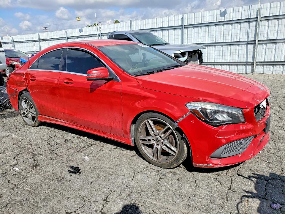 47798566 :رقم المزاد ، WDDSJ4EB5JN523063 vin ، 2018 Mercedes-benz Cla مزاد بيع