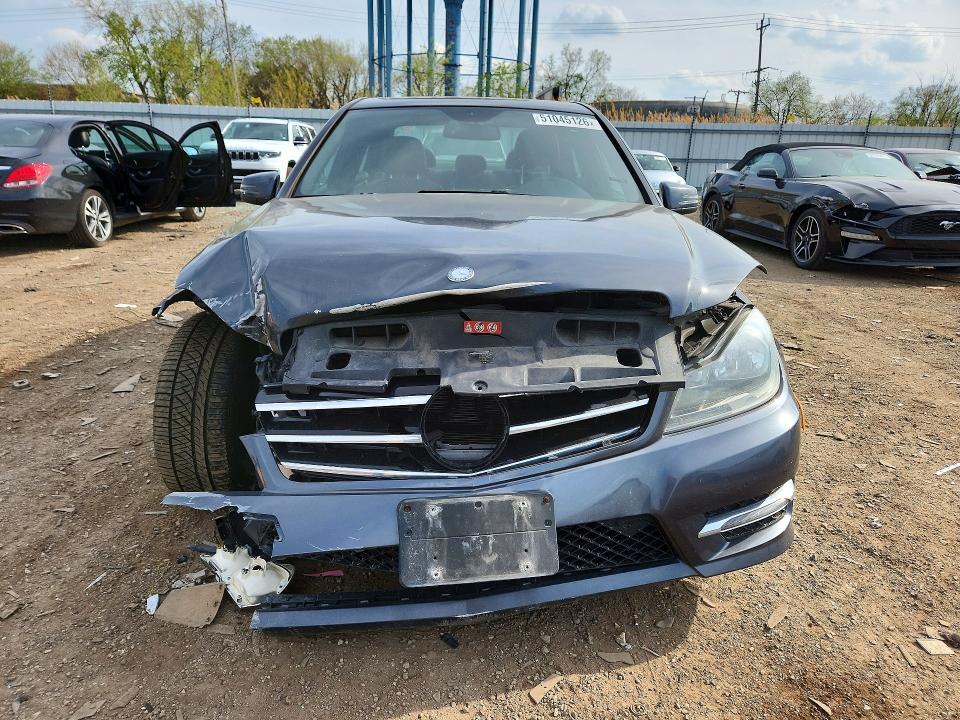 2014 Mercedes-benz C მანქანა იყიდება აუქციონზე, vin: WDDGF8ABXER313626, აუქციონის ნომერი: 51045126