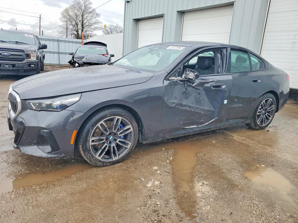 2026 Bmw 530 მანქანა იყიდება აუქციონზე, vin: WBA53FJ01TCW43276, აუქციონის ნომერი: 49898326