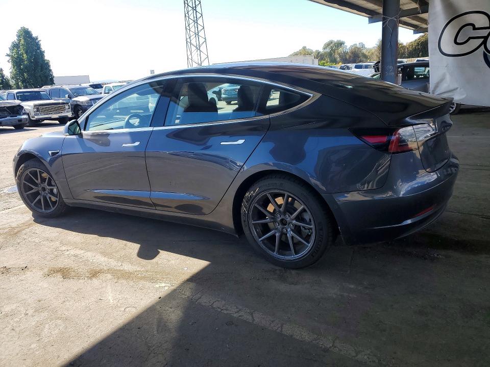 50915086 :رقم المزاد ، 5YJ3E1EA6JF025610 vin ، 2018 Tesla Model 3 مزاد بيع