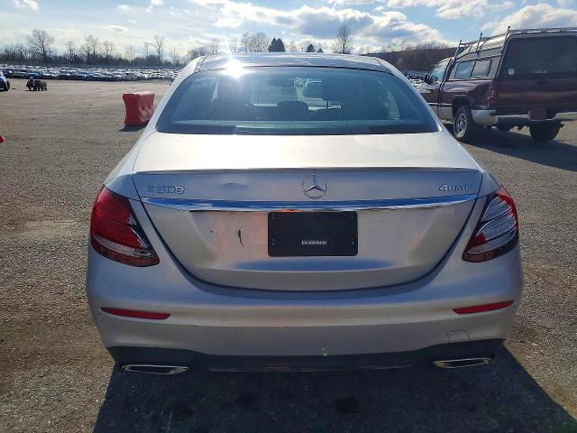 Продажа на аукционе авто 2018 Mercedes-benz E, vin: WDDZF4KB7JA360542, номер лота: 48390916