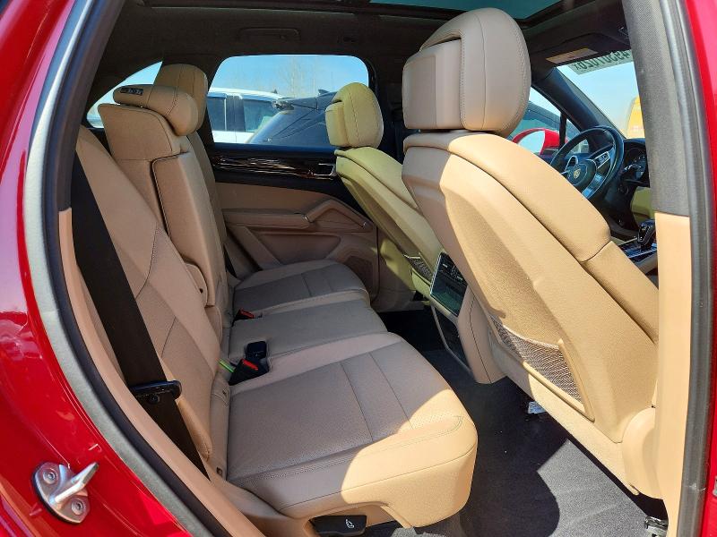 49307026 :رقم المزاد ، WP1AA2AYXNDA01995 vin ، 2022 Porsche Cayenne مزاد بيع