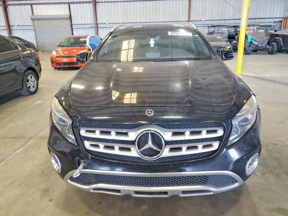 50983396 :رقم المزاد ، WDCTG4EB7JJ404221 vin ، 2018 Mercedes-benz Gla مزاد بيع