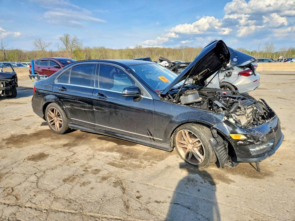Продажа на аукционе авто 2013 Mercedes-benz C, vin: WDDGF4HB8DR259871, номер лота: 50113076