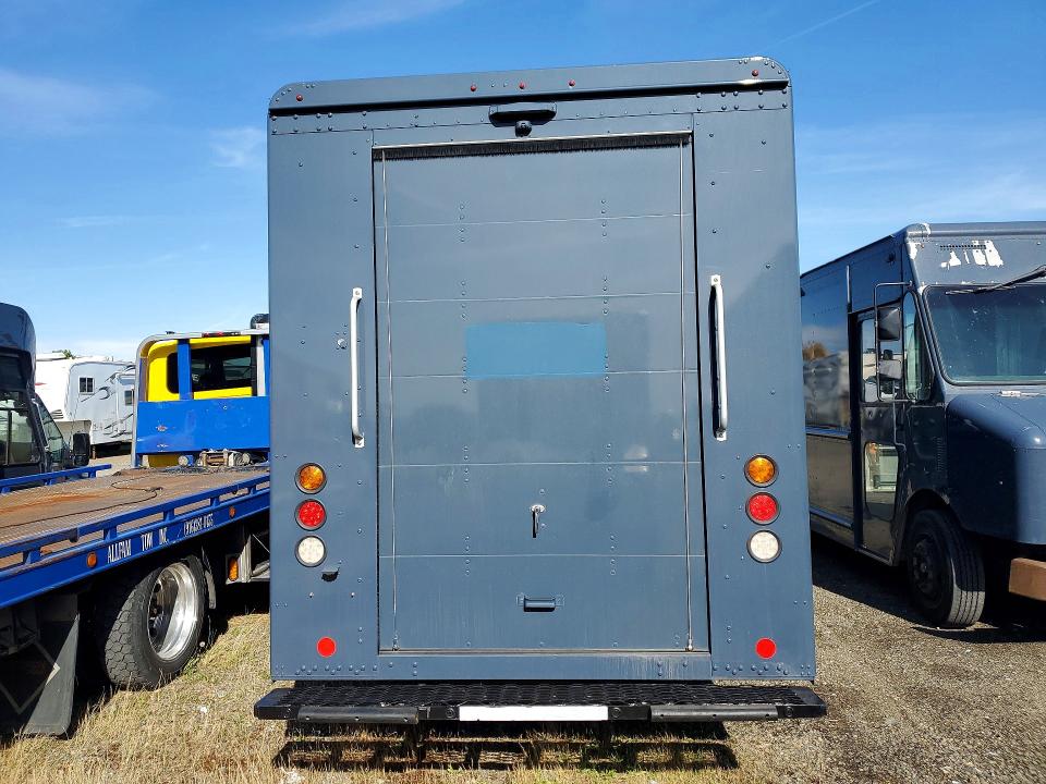 54009946 :رقم المزاد ، 4UZAC2EA5LCLZ6241 vin ، 2020 Freigliner Mt45 Chassis مزاد بيع