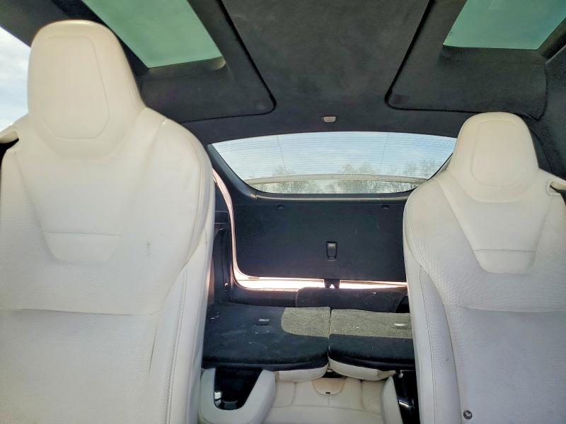 50401626 :رقم المزاد ، 5YJXCBE25GF022017 vin ، 2016 Tesla Model X مزاد بيع