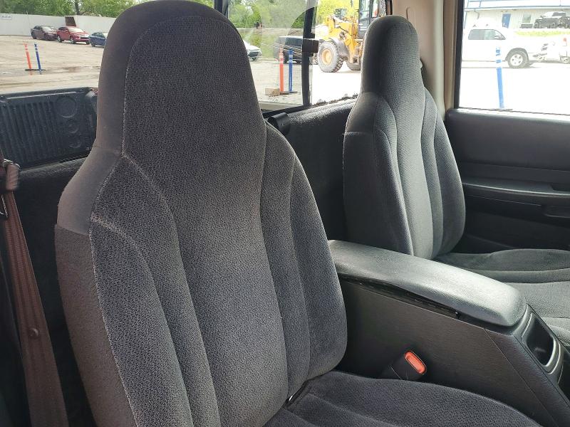 51674606 :رقم المزاد ، 1D7FL16K74S578869 vin ، 2004 Dodge Dakota مزاد بيع