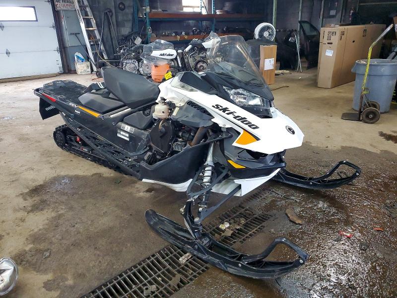 47811376 :رقم المزاد ، 2BPSUFHX6HV000031 vin ، 2017 Skid Renegade Adrenaline مزاد بيع