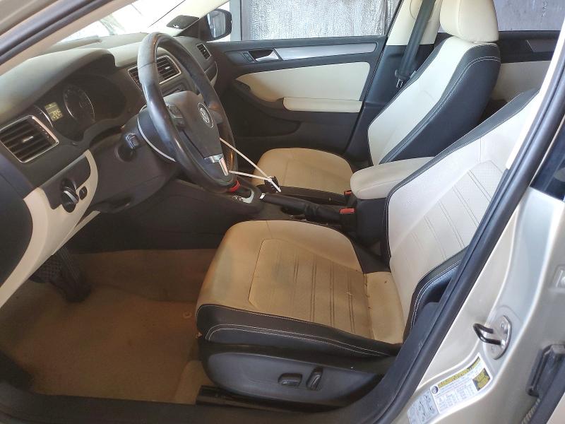 51553386 :رقم المزاد ، 3VWL17AJ3EM241904 vin ، 2014 Volkswagen Jetta مزاد بيع