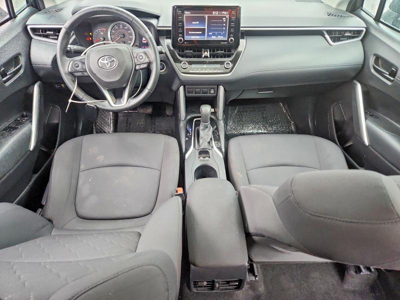 48496176 :رقم المزاد ، 7MUBAABG0NV005487 vin ، 2022 Toyota Corolla Cross مزاد بيع