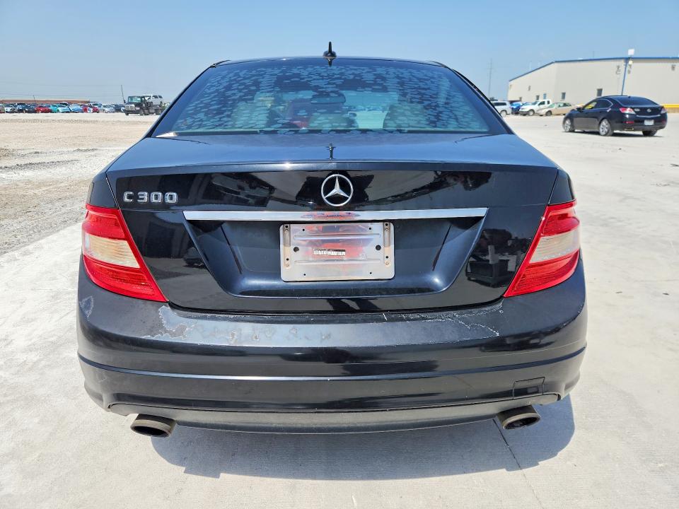 51262636 :رقم المزاد ، WDDGF5EB1BR140311 vin ، 2011 Mercedes-benz C مزاد بيع