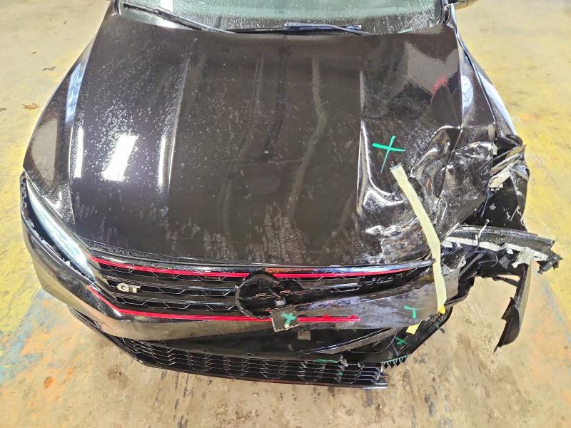 47633126 :رقم المزاد ، 1VWJM7A31JC039333 vin ، 2018 Volkswagen Passat مزاد بيع