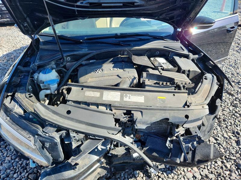 51803566 :رقم المزاد ، 1VWDT7A30HC068400 vin ، 2017 Volkswagen Passat مزاد بيع