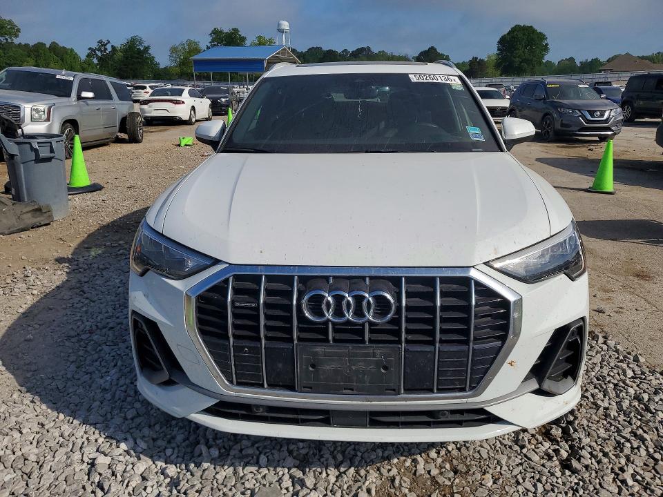 50260136 :رقم المزاد ، WA1DECF35L1102845 vin ، 2020 Audi Q3 مزاد بيع