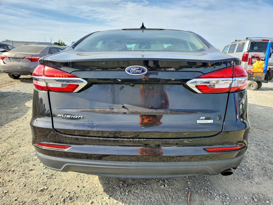 50622726 :رقم المزاد ، 3FA6P0HD2LR150845 vin ، 2020 Ford Fusion مزاد بيع