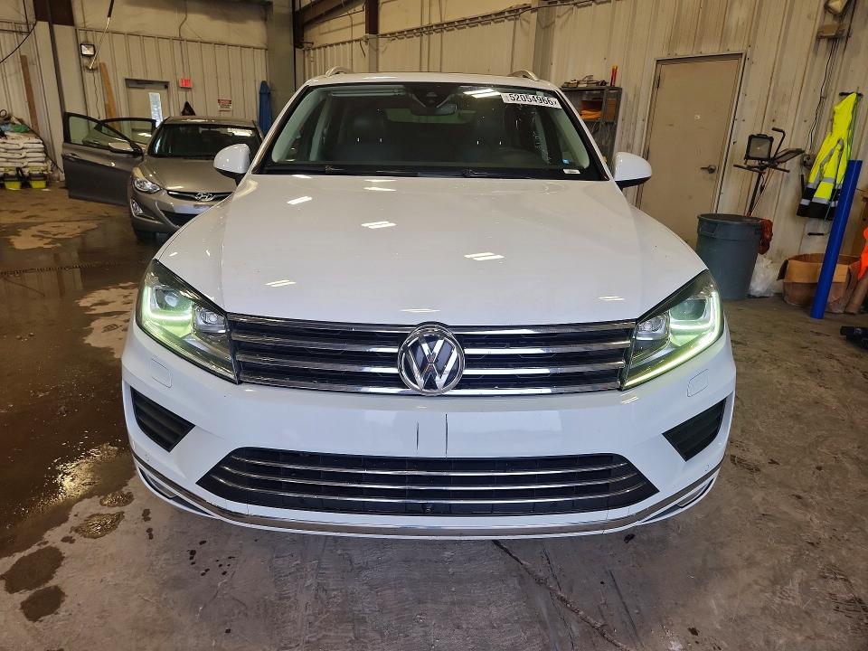 Продаж на аукціоні авто 2017 Volkswagen Touareg, vin: WVGGF7BP0HD002279, номер лоту: 52054966