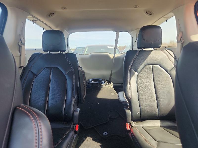 49482696 :رقم المزاد ، 2C4RC1BG2JR126415 vin ، 2018 Chrysler Pacifica مزاد بيع