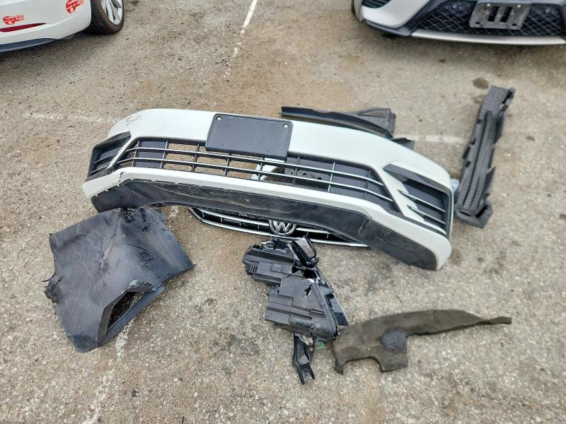 50484316 :رقم المزاد ، 1VWDT7A35HC016079 vin ، 2017 Volkswagen Passat مزاد بيع