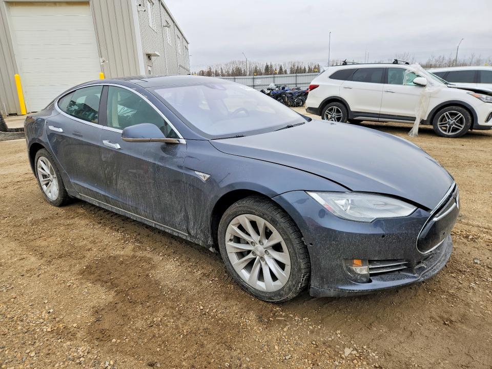 Продажа на аукционе авто 2015 Tesla Model S, vin: 5YJSA1H23FFP75632, номер лота: 48191926