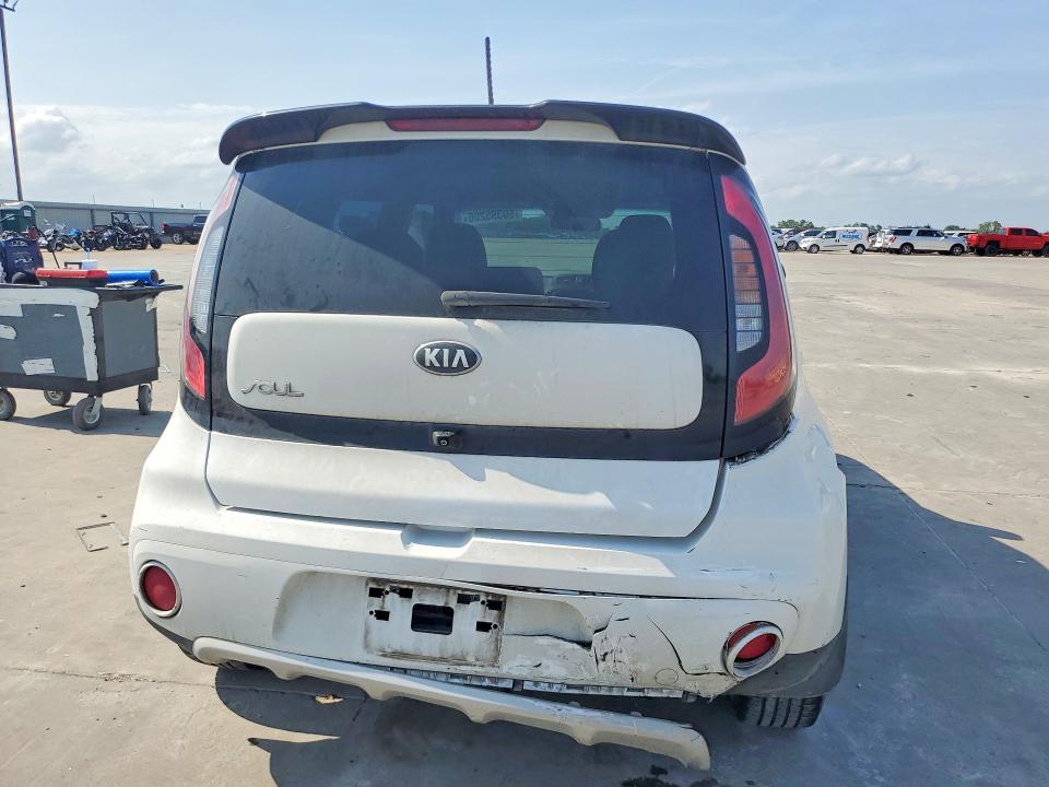 2017 Kia Soul მანქანა იყიდება აუქციონზე, vin: KNDJP3A58H7498267, აუქციონის ნომერი: 50395206