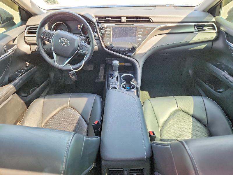 49150166 :رقم المزاد ، 4T1B61HK0JU098603 vin ، 2018 Toyota Camry مزاد بيع