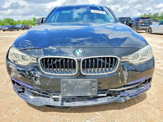 50493596 :رقم المزاد ، WBA8D9C55JA615347 vin ، 2018 Bmw 330 مزاد بيع
