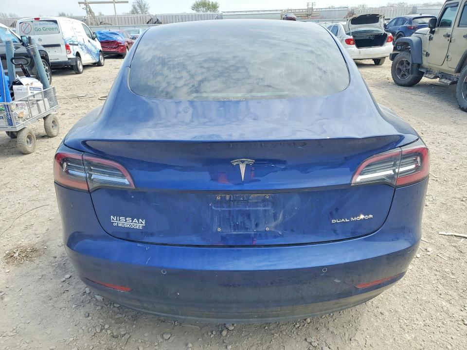 48136426 :رقم المزاد ، 5YJ3E1EB8JF185416 vin ، 2018 Tesla Model 3 مزاد بيع