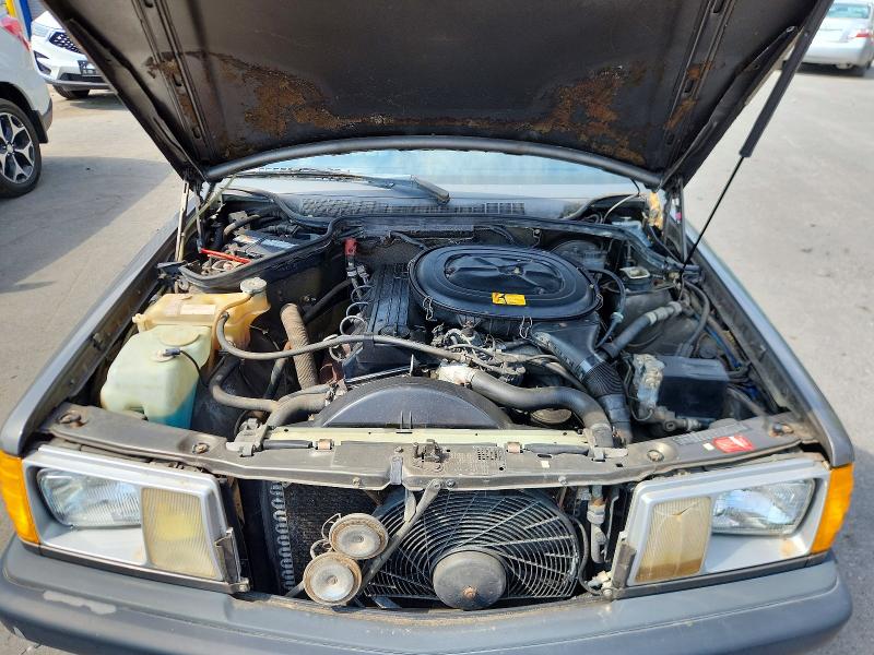 1985 Mercedes-benz 190 მანქანა იყიდება აუქციონზე, vin: WDBDA24C7FF065298, აუქციონის ნომერი: 51407986