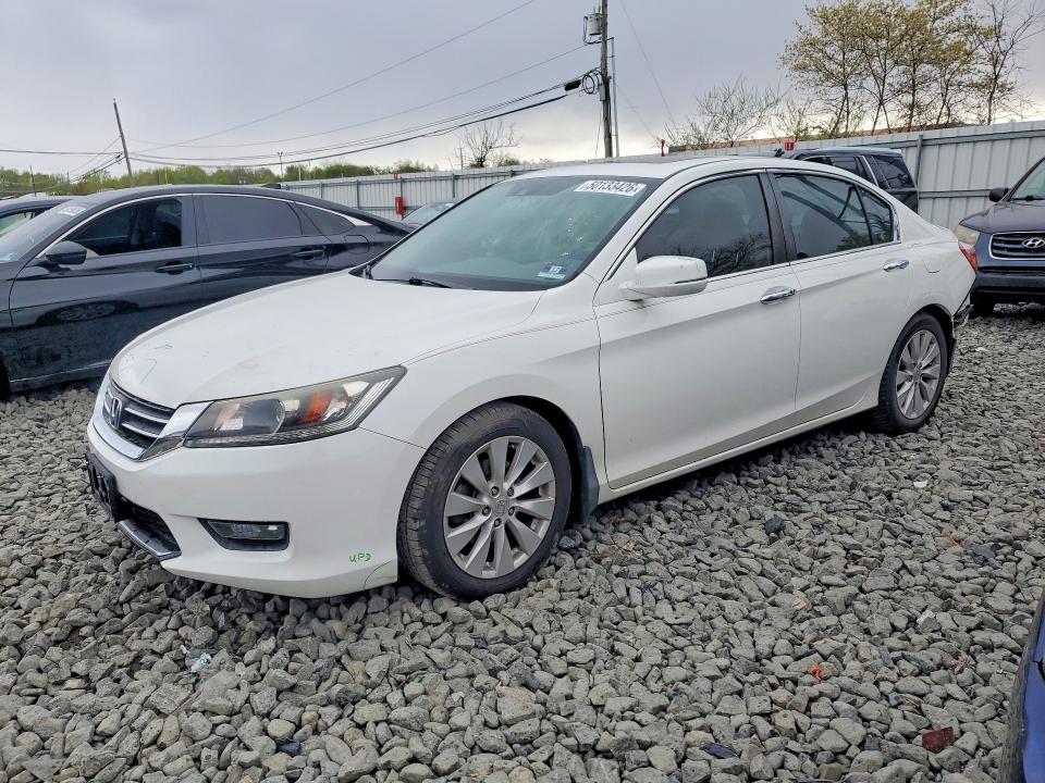 Продажа на аукционе авто 2015 Honda Accord, vin: 1HGCR2F81FA111351, номер лота: 50133426