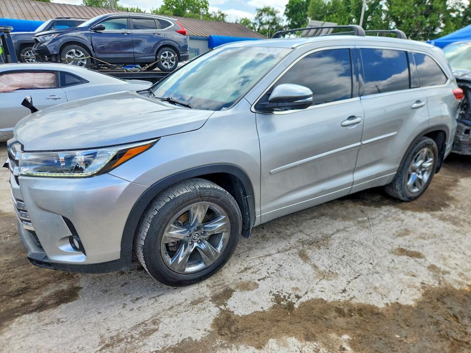 Auction sale of the 2017 Toyota Highlander, vin: 5TDDZRFH0HS416132, lot number: 50571476
