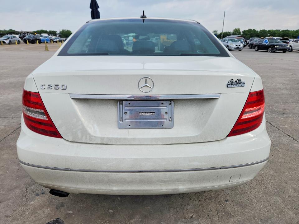 2012 Mercedes-benz C მანქანა იყიდება აუქციონზე, vin: WDDGF4HB8CR216145, აუქციონის ნომერი: 51161356