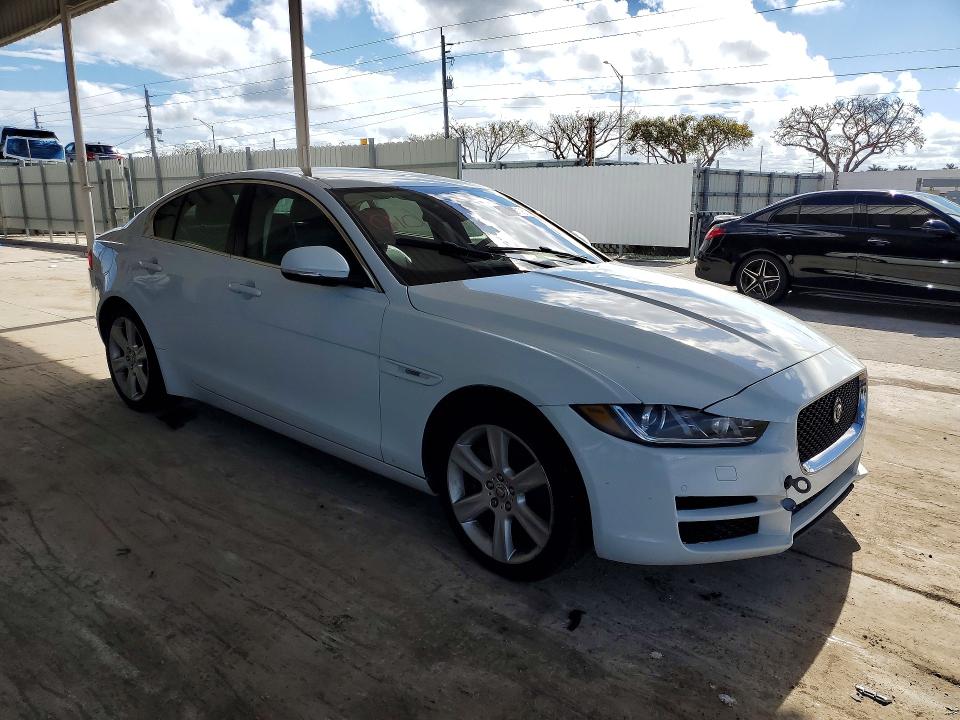 2017 Jaguar Xe მანქანა იყიდება აუქციონზე, vin: SAJAK4BN3HA953940, აუქციონის ნომერი: 49386106