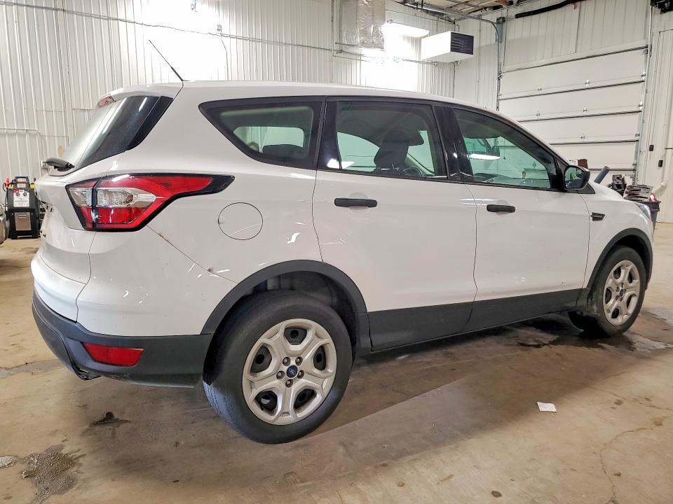 2018 Ford Escape მანქანა იყიდება აუქციონზე, vin: 1FMCU0F76JUD21438, აუქციონის ნომერი: 51715186