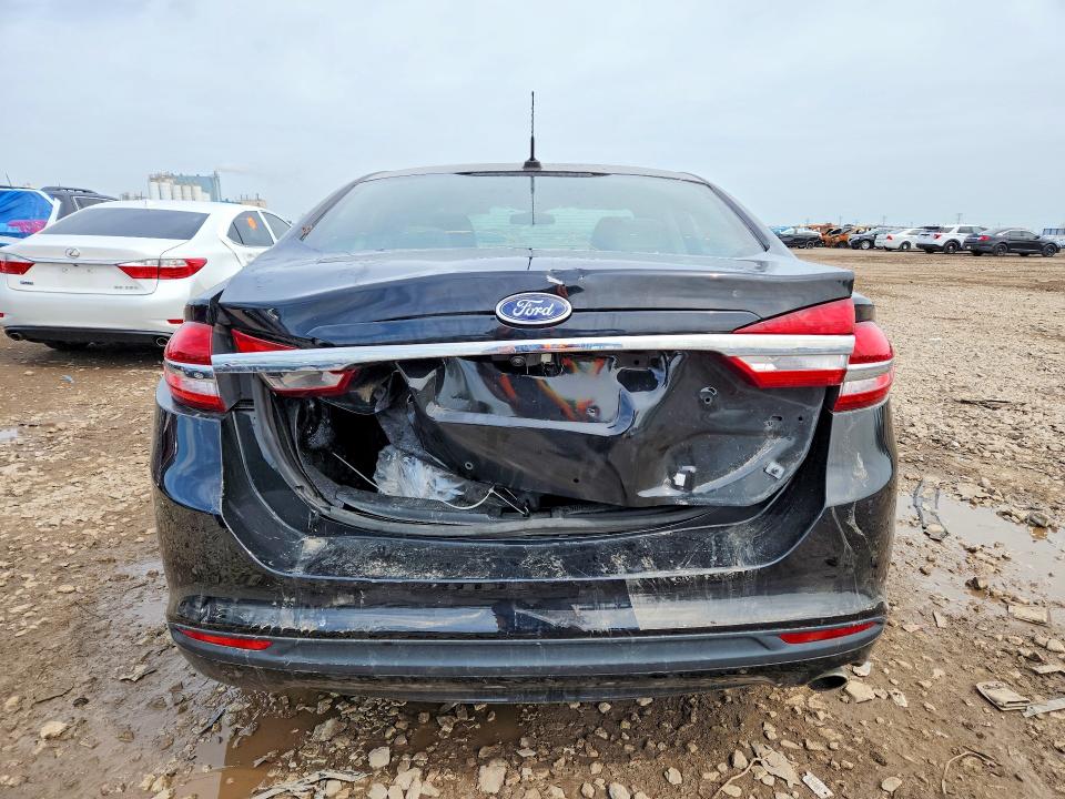 49851716 :رقم المزاد ، 3FA6P0UU3JR273668 vin ، 2018 Ford Fusion مزاد بيع