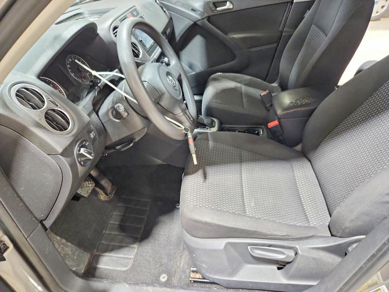 2011 Volkswagen Tiguan მანქანა იყიდება აუქციონზე, vin: WVGBV7AX1BW549927, აუქციონის ნომერი: 49313376