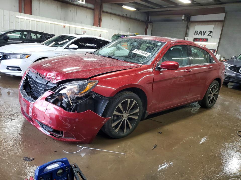 51179066 :رقم المزاد ، 1C3CCBCG7DN542475 vin ، 2013 Chrysler 200 مزاد بيع