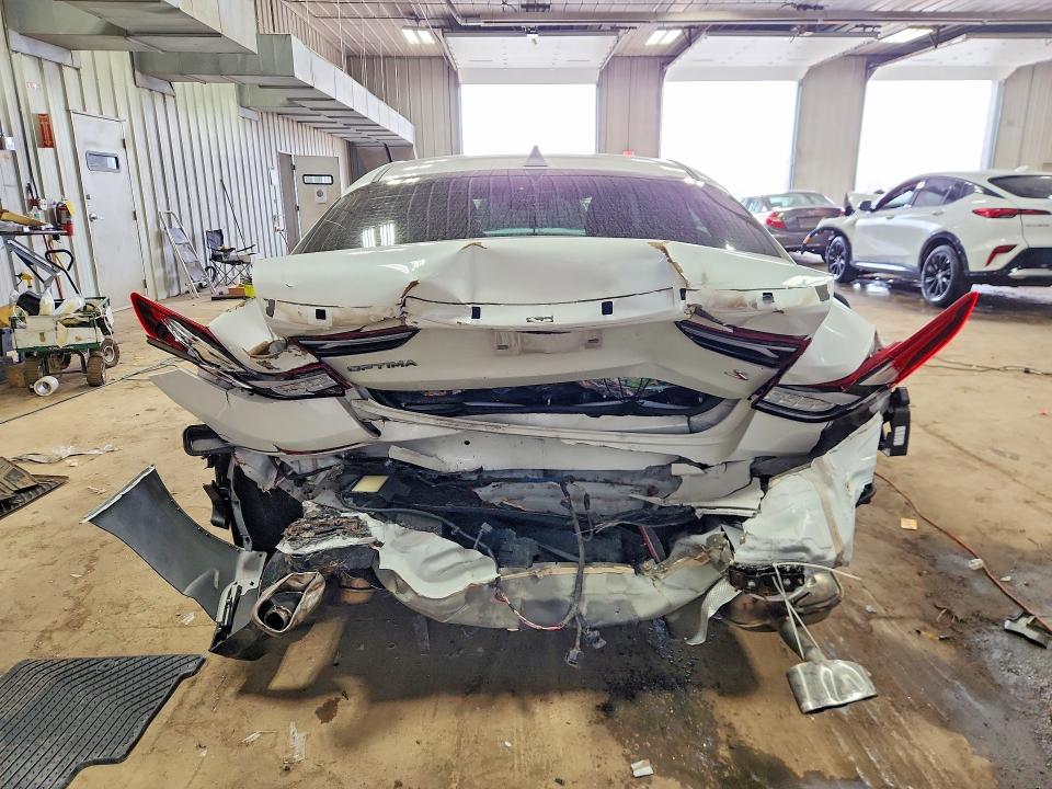 2020 Kia Optima მანქანა იყიდება აუქციონზე, vin: 5XXGT4L34LG411701, აუქციონის ნომერი: 51447026