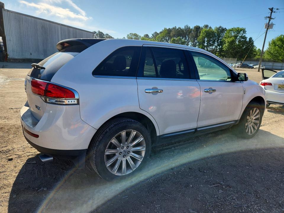 49022396 :رقم المزاد ، 2LMDJ6JK7FBL26709 vin ، 2015 Lincoln Townhouse Mkx مزاد بيع